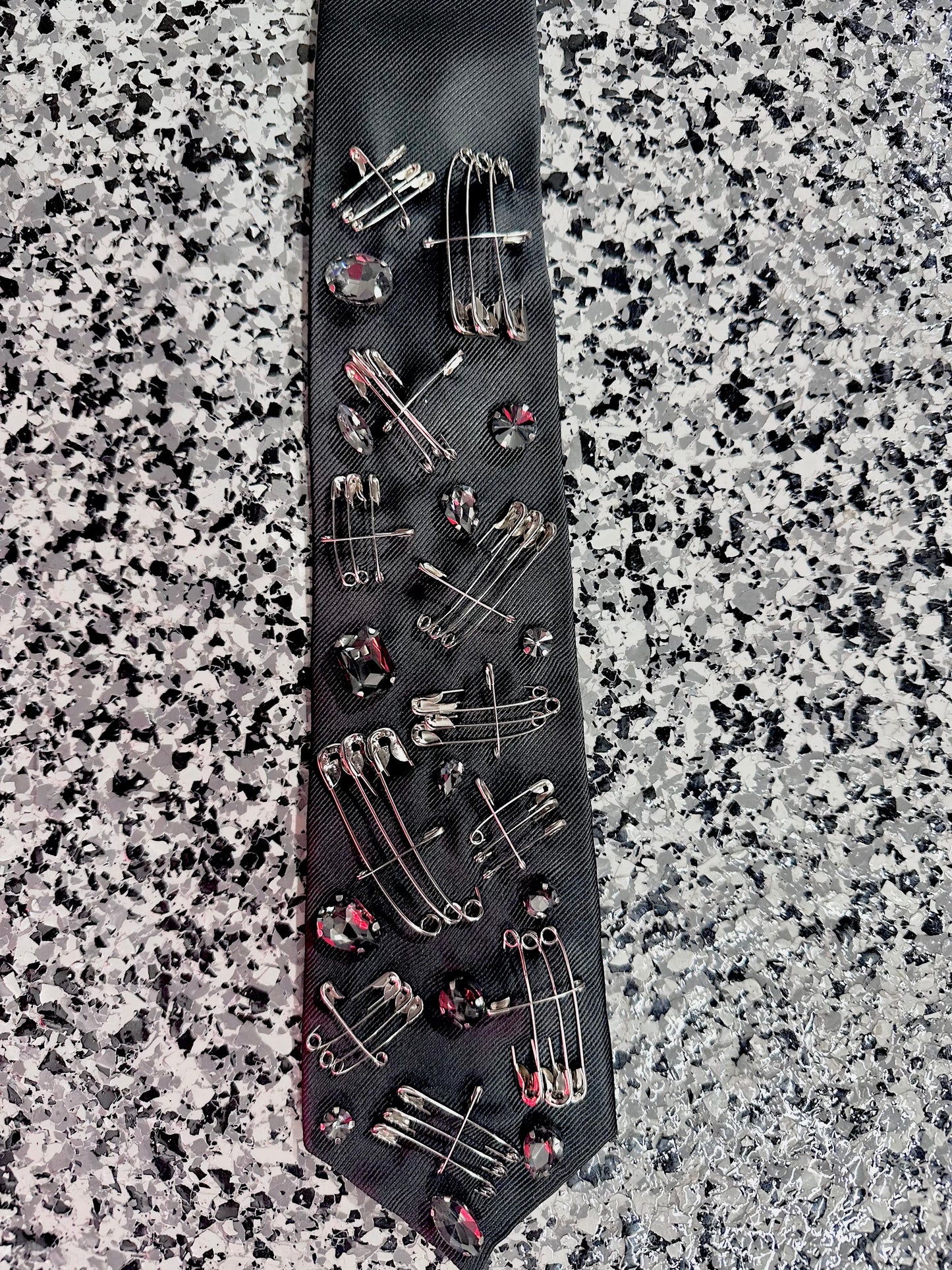 Mulholland Pin Tie